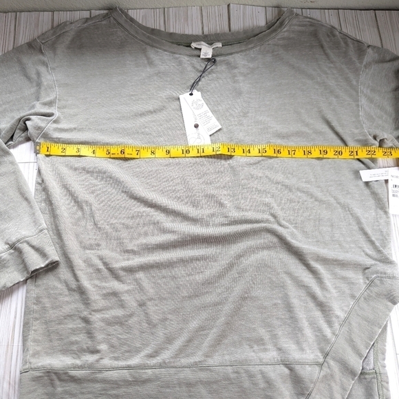 Treasure & Bond Boatneck Split Hem Tunic Top in Green Dune Size L NWT - Picture 9 of 10